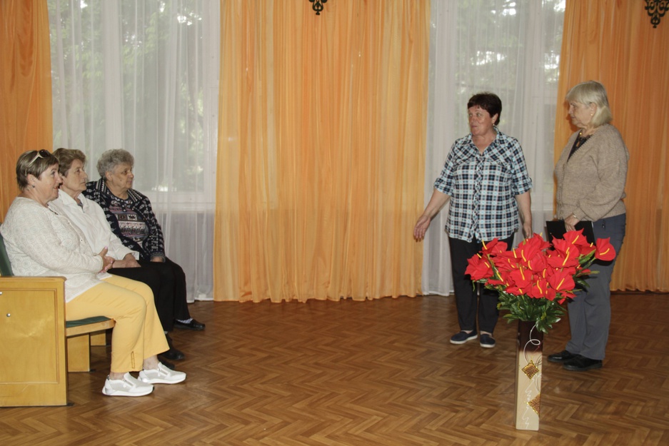 Общественность. Бессмертный полк в классе. Московский авиационный институт логотип png. Семейный центр ориентир. Колледж участники.